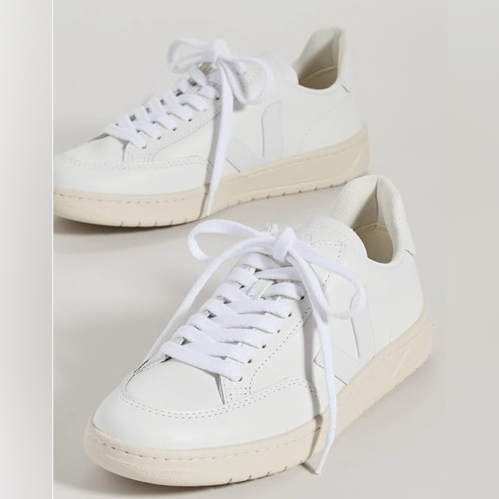 Veja Women's V-12 Sneaker - Picture 3 of 4
